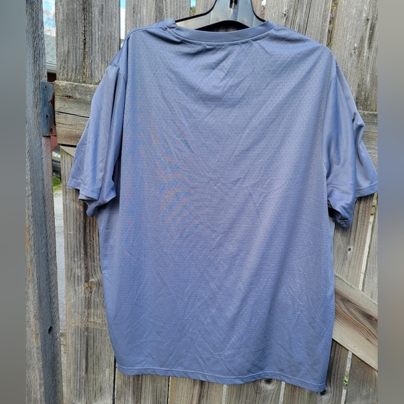 Men's Michigan Wolverines t-shirt dry fit like material Size 2xl - Picture 3 of 3